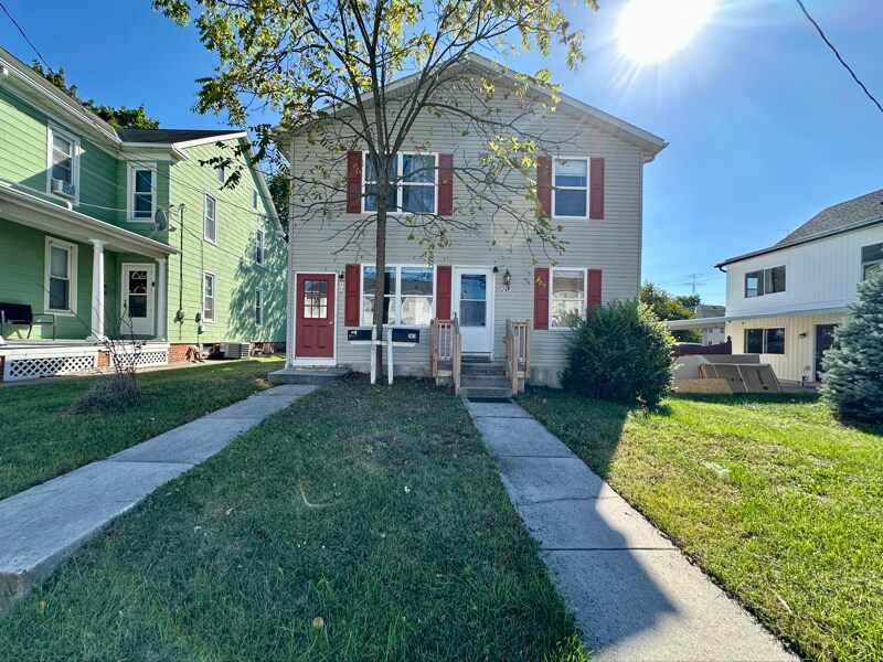 Foto principal - 262 3rd St