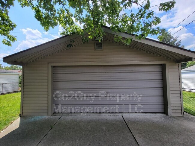 Foto del edificio - 23331 Oak St