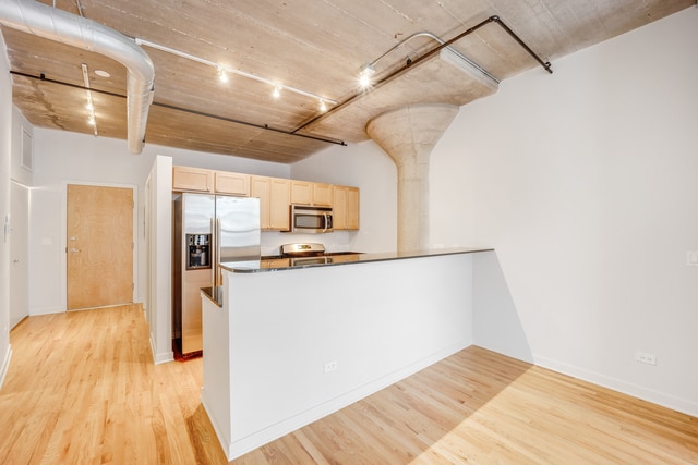 Building Photo - 1150 W 15th St