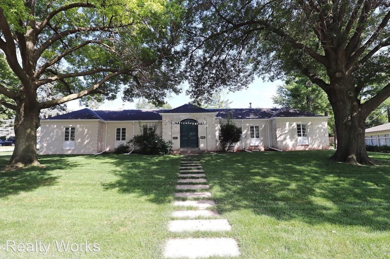Primary Photo - 3802 Pace Blvd