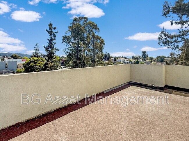 Building Photo - 1459 MacArthur Blvd
