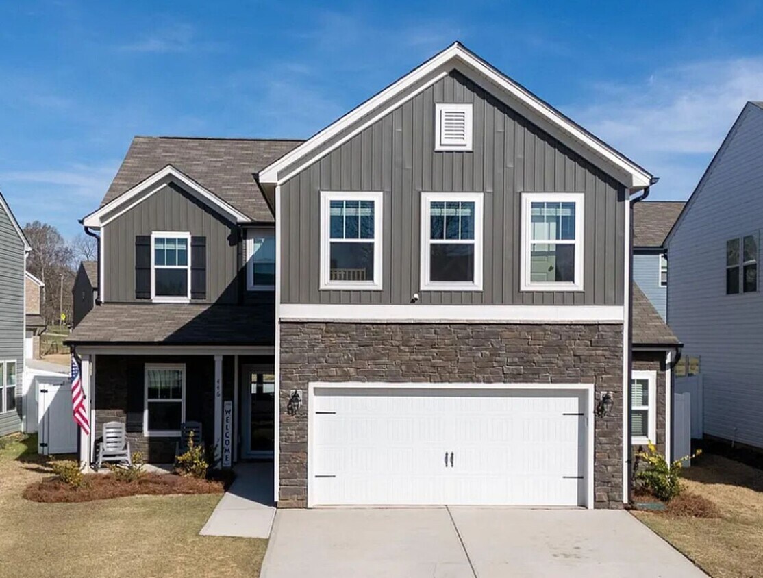 Foto principal - Exclusively Offered By Muse Realty, LLC