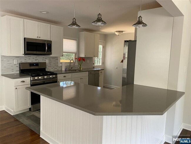 Foto del edificio - 229 Livingston Ave