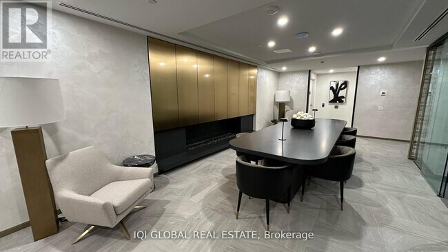 Building Photo - 93 Arthur St S