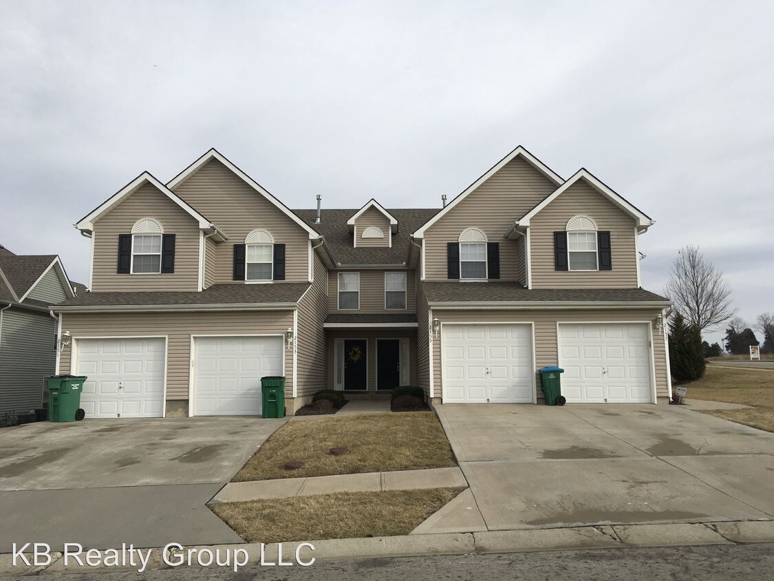 2155 SW Gooseberry Ln, Lees Summit, MO 64082 House for Rent in Lees