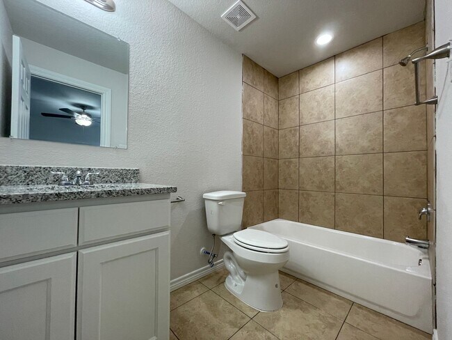 Foto del edificio - 7311 Colina Way
