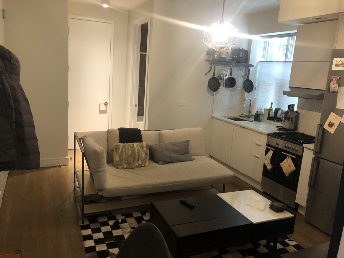 Foto principal - 26 E 19th St