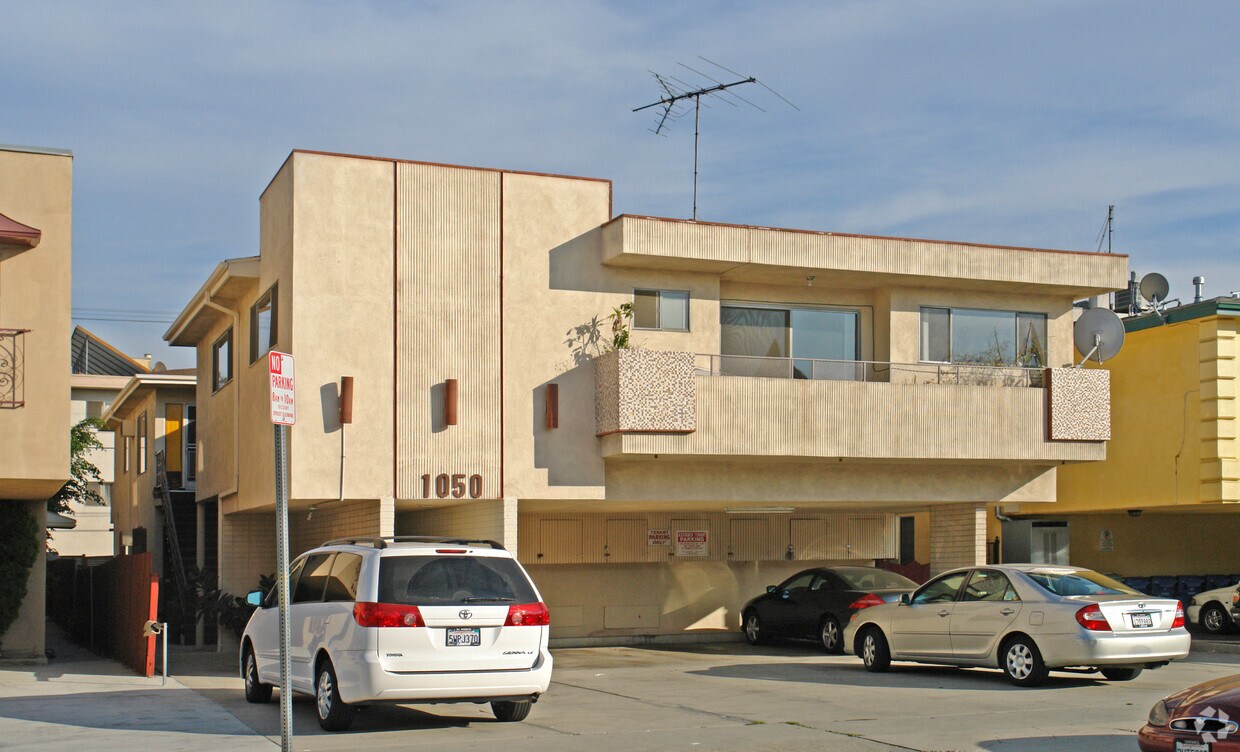 Building Photo - 1050 S Wooster St