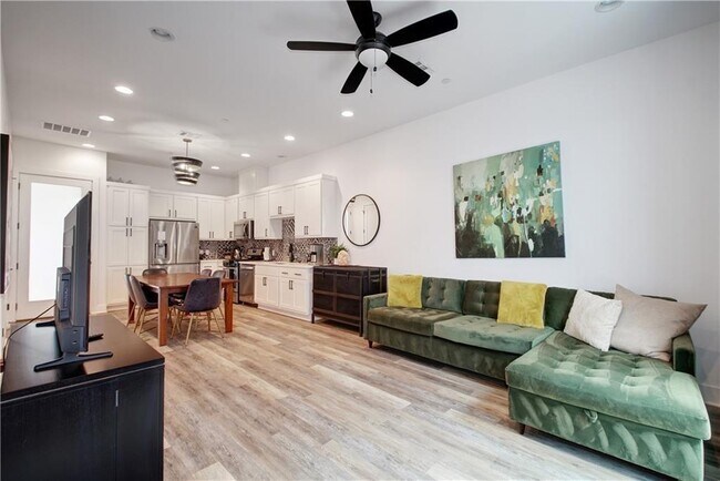 Foto del edificio - 607 W St Johns Ave
