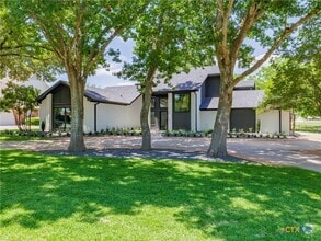 Building Photo - 3415 Chisholm Trail