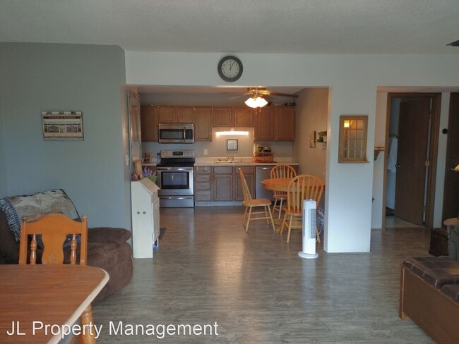 Building Photo - 2 br, 1 bath House - 3708 S Terry Ave  Apt...