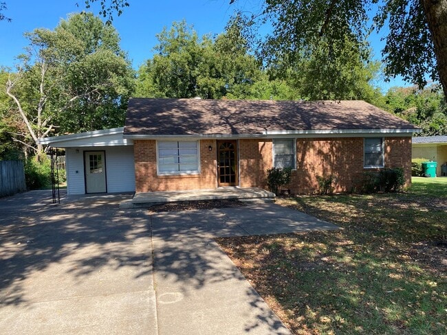 Building Photo - 41 Primrose Dr