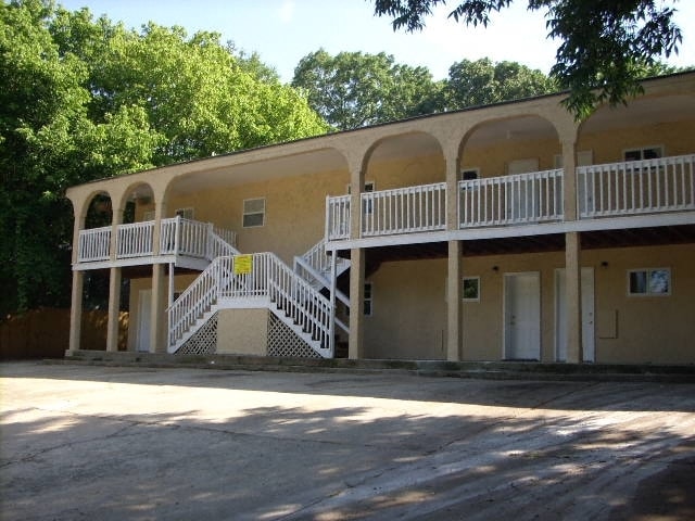Building Photo - 650 Allen St