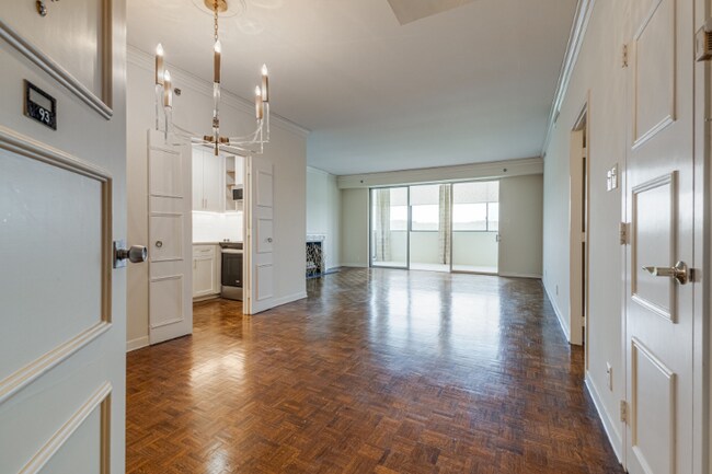 Building Photo - 105 Leake Ave