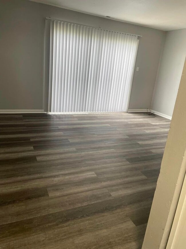 Building Photo - Bellagio West Living I