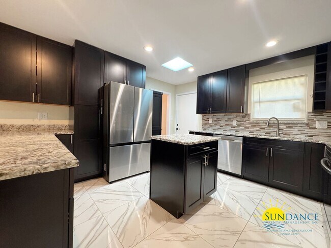 Building Photo - Spacious 3-Bedroom Home Near Hurlburt & Eg...