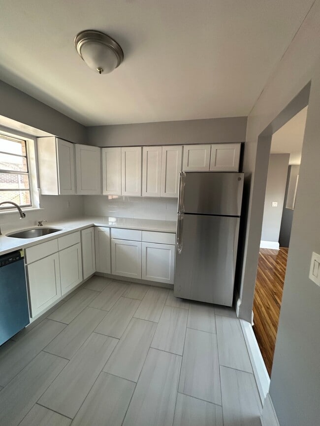 Building Photo - Stuyvesant Commons - Lyndhurst