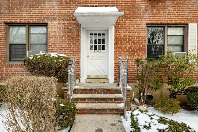 Building Entrance - 3603 191st St
