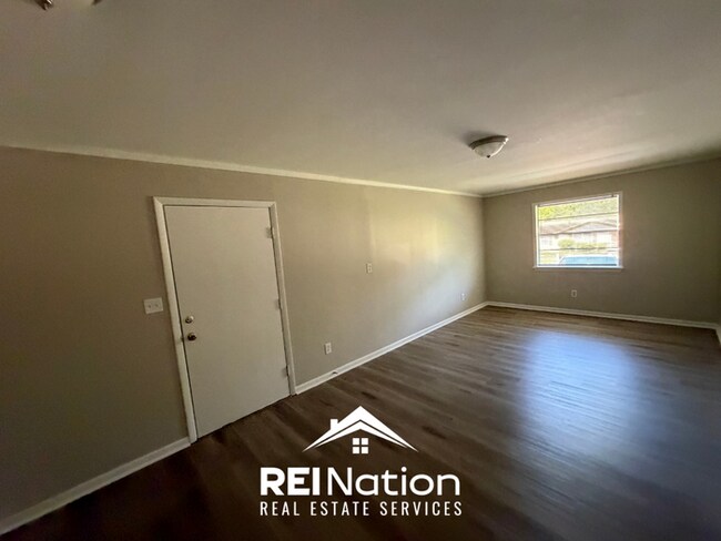 Foto del edificio - 3BR/2BA Center Point Rental with Hardwood Floors Throughout & Fenced Backyard