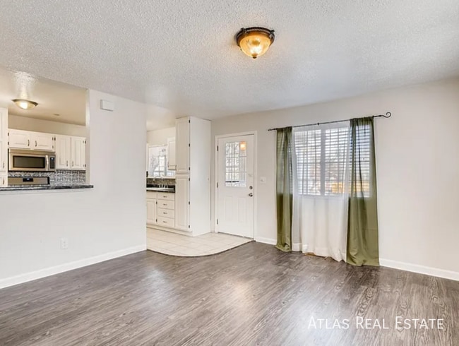 Foto del edificio - 75 S Lowell Blvd