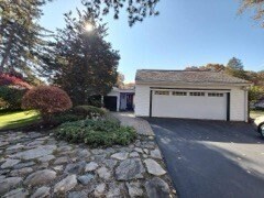 Building Photo - 135 Oakcrest Dr