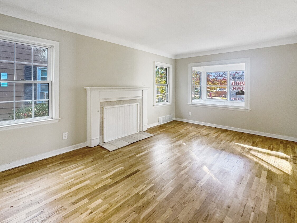 Primary Photo - 2444 Madison Ave SE