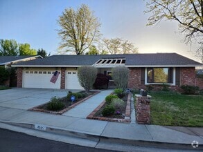 Building Photo - 4815 Golden Springs Dr