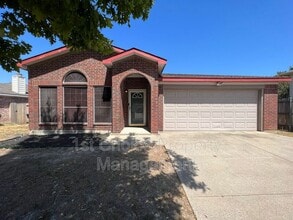 Building Photo - 7904 Fox Chase Dr