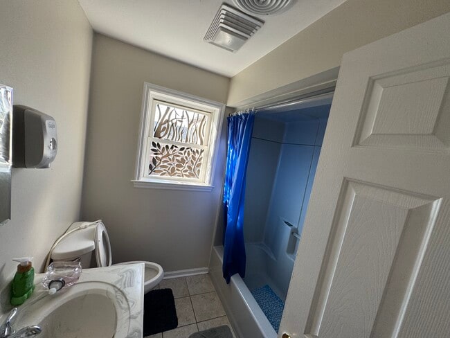 Foto del edificio - 70 Chadwick St