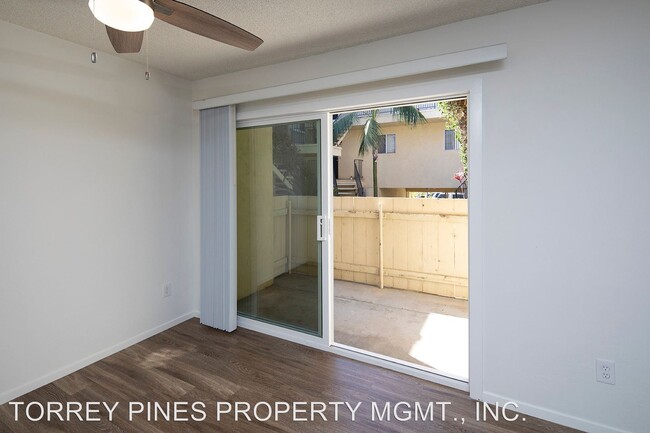 Building Photo - 3825 Riviera Dr