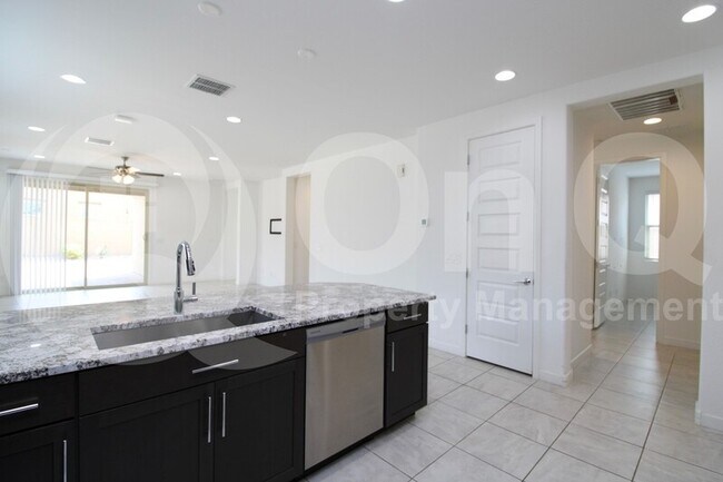 Foto del edificio - 1341 E Glass Ln