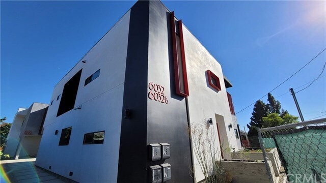 Primary Photo - 6032 Craner Ave