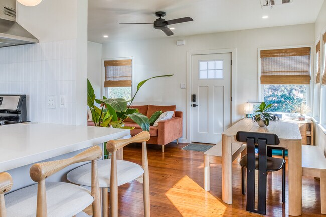 Foto del edificio - 2331 Belmont Ave