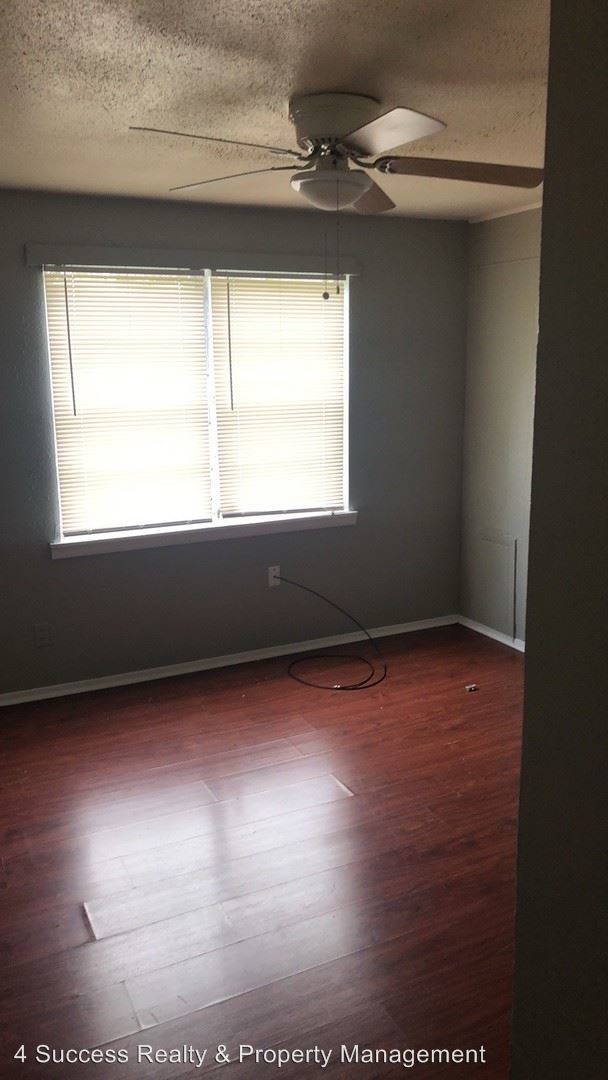 Building Photo - 1370 Vollintine Ave