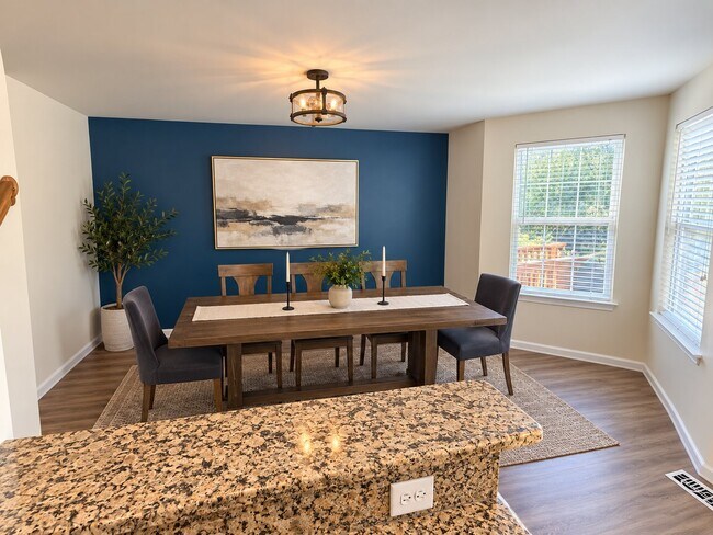 Foto del edificio - 3364 Vineland Pl