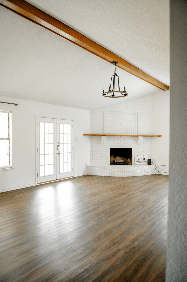 Building Photo - 5110 San Antonio Ave