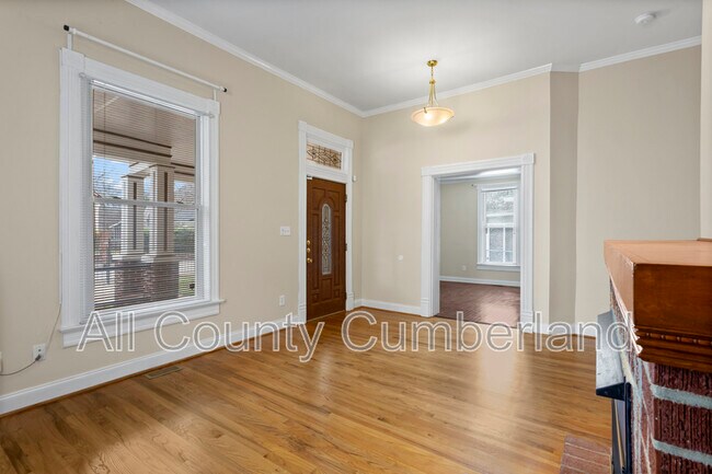 Foto del edificio - 675 Queen St SW