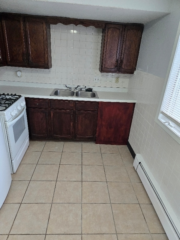 Foto del edificio - 8250 Southern Blvd