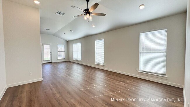 Foto del edificio - 2131 Langford Ave