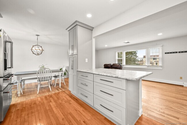 Foto del edificio - 69 Walnut Hill Rd