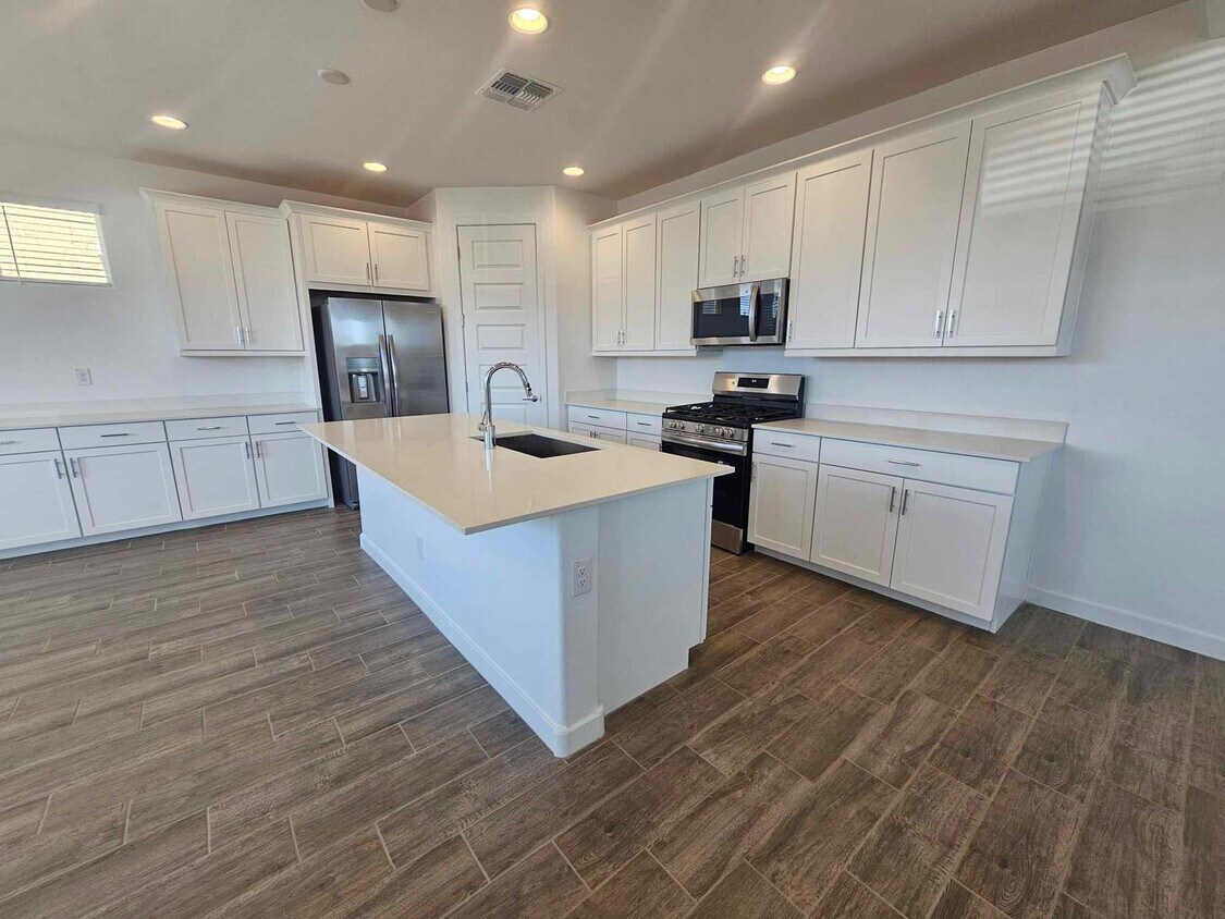Primary Photo - Coming Soon: Brand New 4 bed/3 bath in Haw...