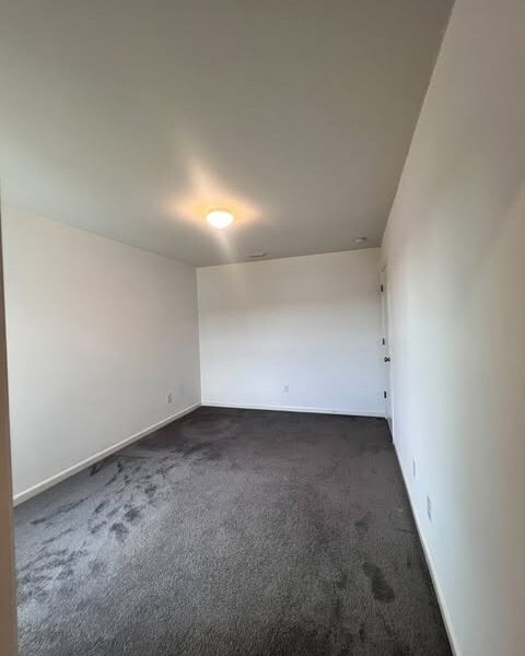 Building Photo - 330 Amberly Cir