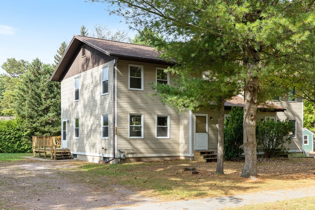 Building Photo - 250 Grey Birch Dr