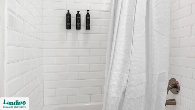 Foto del edificio - 2323 E Highland Ave