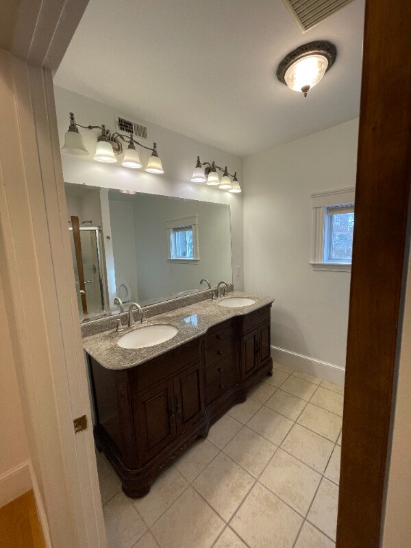 43 Miller Stile Rd Unit 2, Quincy, MA 02169 Room for Rent in Quincy