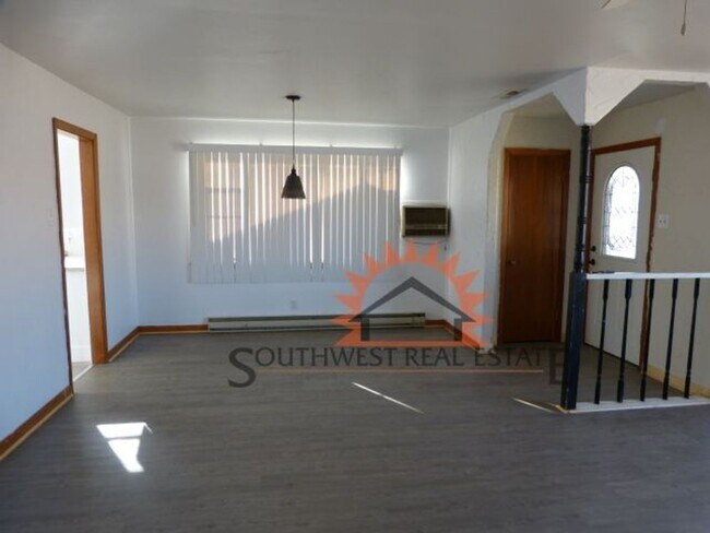 Foto del edificio - Cute 3 bedroom with a 1 car garage