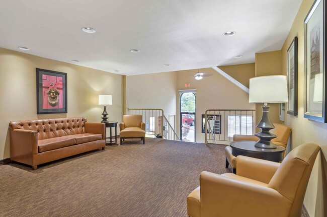 Lobby and Guest Check-in - Furnished Studio - Knoxville