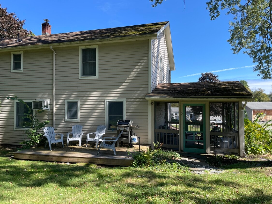 Foto principal - 5 Seekonk Rd