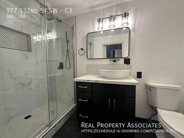 Foto del edificio - 927 132nd St SW
