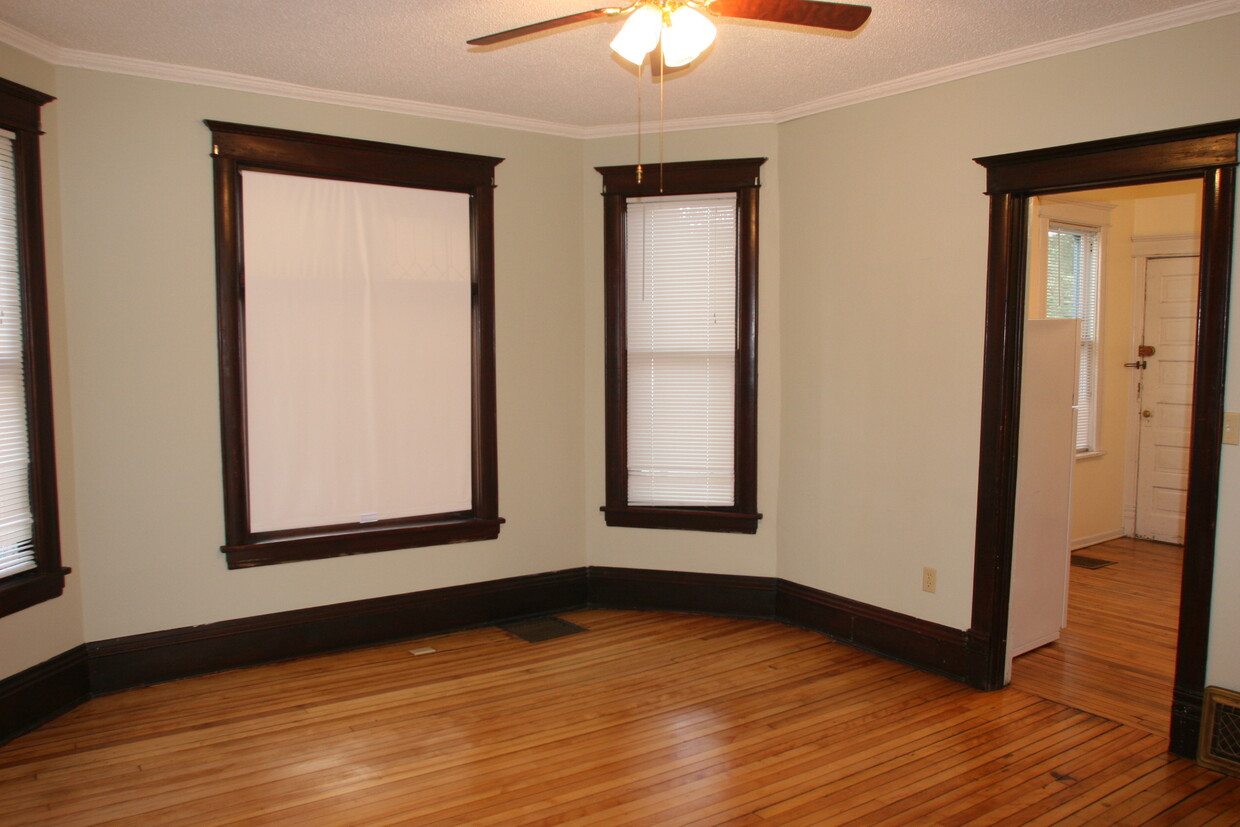 Living Room - 2707 Delaware St SE